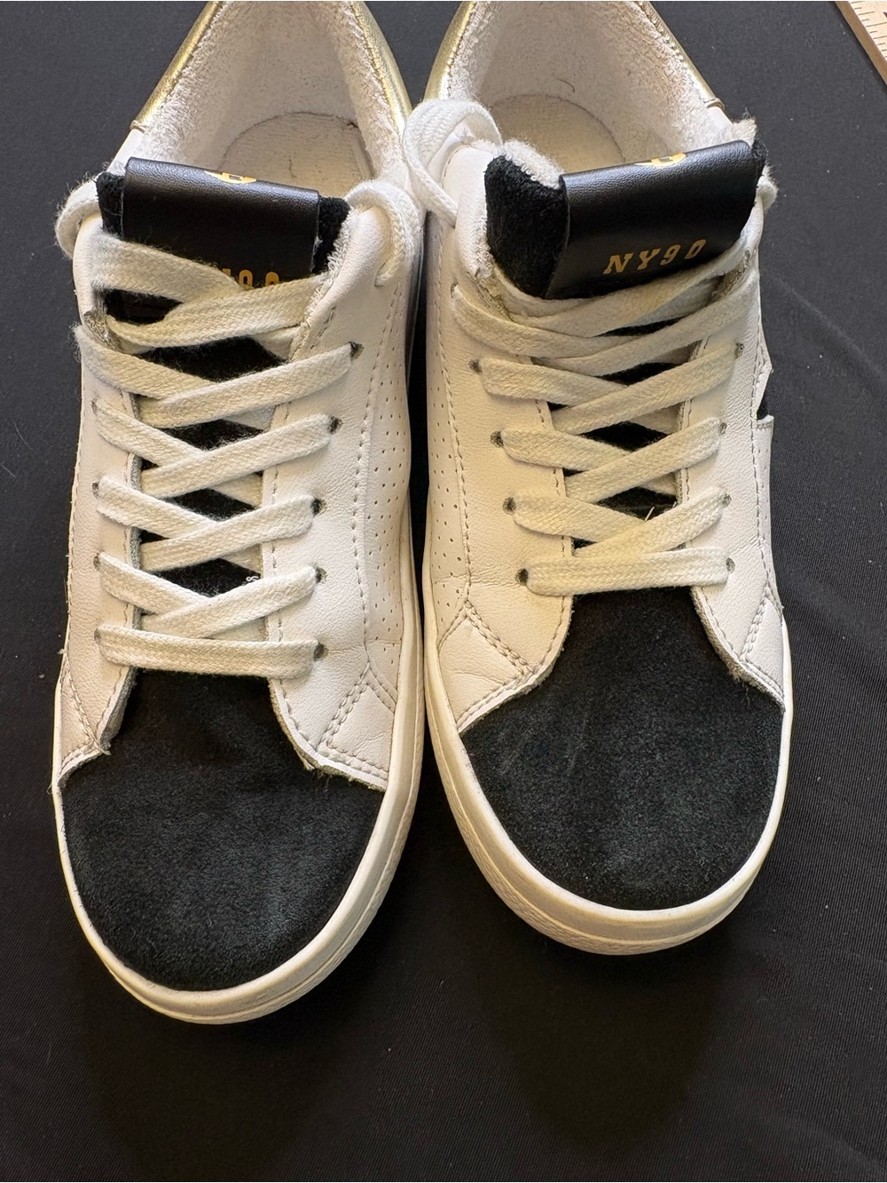 Steve Madden Kids White and Black Low-Top Sneakers
